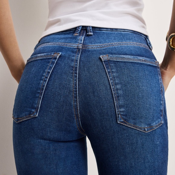 Good American Blue Straight Leg Jeans - Picture 9 of 16